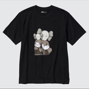 [SOLD] Uniqlo X KAWS collaboration t-shirt in XS